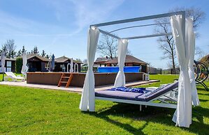 Holiday Center With Pool, Lacko
