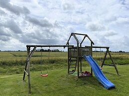 Geraeumige Ferienwohnungen mit Eigener Terrasse, Nessmersiel