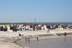 Geraeumige Ferienwohnungen mit Eigener Terrasse, Nessmersiel