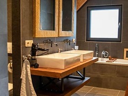 Modern & Garden-view Holiday Home in Alphen