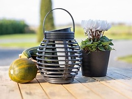 Modern & Garden-view Holiday Home in Alphen