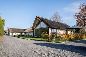 Modern & Garden-view Holiday Home in Alphen