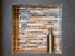 Modern & Garden-view Holiday Home in Alphen