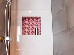 Modern & Garden-view Holiday Home in Alphen