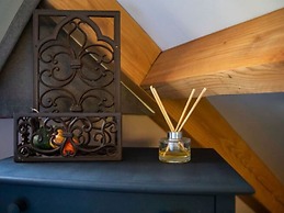 Modern & Garden-view Holiday Home in Alphen