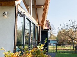 Modern & Garden-view Holiday Home in Alphen