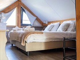 Modern & Garden-view Holiday Home in Alphen