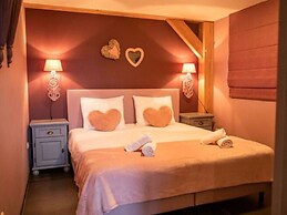 Modern & Garden-view Holiday Home in Alphen