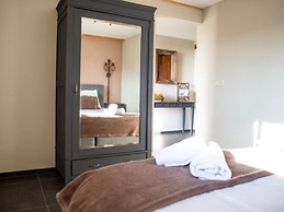 Modern & Garden-view Holiday Home in Alphen