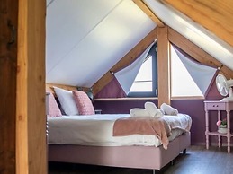 Modern & Garden-view Holiday Home in Alphen