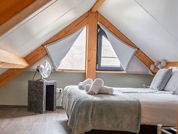 Modern & Garden-view Holiday Home in Alphen