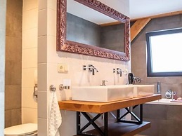 Modern & Garden-view Holiday Home in Alphen