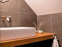 Modern & Garden-view Holiday Home in Alphen