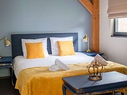 Modern & Garden-view Holiday Home in Alphen