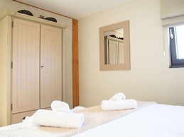 Modern & Garden-view Holiday Home in Alphen