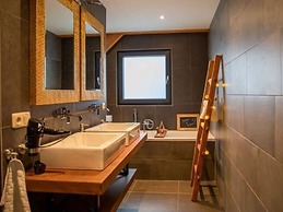 Modern & Garden-view Holiday Home in Alphen