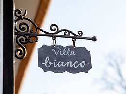 Modern & Garden-view Holiday Home in Alphen