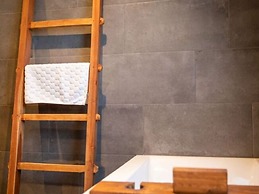 Modern & Garden-view Holiday Home in Alphen