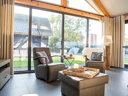 Modern & Garden-view Holiday Home in Alphen
