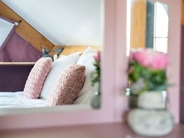 Modern & Garden-view Holiday Home in Alphen