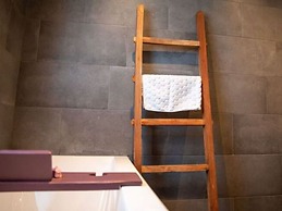 Modern & Garden-view Holiday Home in Alphen