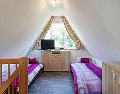 Holiday House Nightingale, Glowe