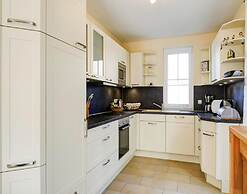 Holiday House Nightingale, Glowe