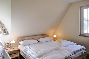 Holiday House Nightingale, Glowe