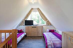 Holiday House Nightingale, Glowe