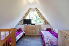 Holiday House Nightingale, Glowe