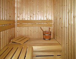 Holiday House Nightingale, Glowe