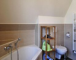 Holiday House Nightingale, Glowe