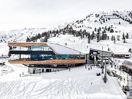 Apartment in Kaltenbach at the ski Slope