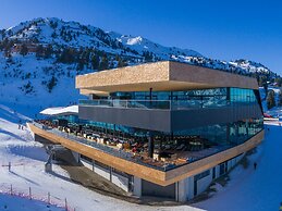 Apartment in Kaltenbach at the ski Slope
