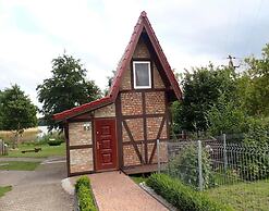 Bungalow in Kolczewo With Parking Space