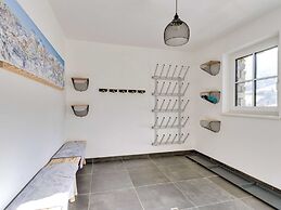 Modern Chalet in Muhlbach am Hochkonig Near Ski Area