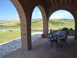 Cosy Agriturismo in Toscana With Outdoor Swimming Pool