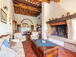 Cosy Agriturismo in Toscana With Outdoor Swimming Pool