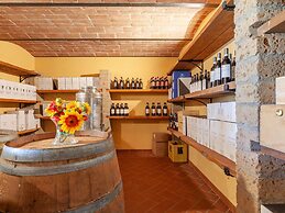 Cosy Agriturismo in Toscana With Outdoor Swimming Pool