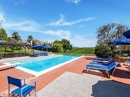 Cosy Agriturismo in Toscana With Outdoor Swimming Pool