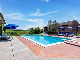 Cosy Agriturismo in Toscana With Outdoor Swimming Pool