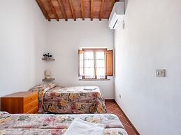 Cosy Agriturismo in Toscana With Outdoor Swimming Pool