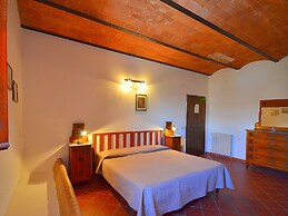 Cosy Agriturismo in Toscana With Outdoor Swimming Pool