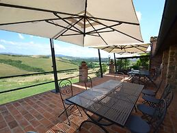 Cosy Agriturismo in Toscana With Outdoor Swimming Pool