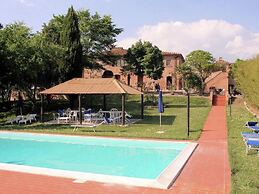 Cosy Agriturismo in Toscana With Outdoor Swimming Pool