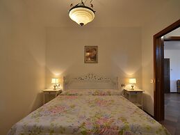 Cosy Agriturismo in Toscana With Outdoor Swimming Pool