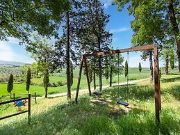 Cosy Agriturismo in Toscana With Outdoor Swimming Pool