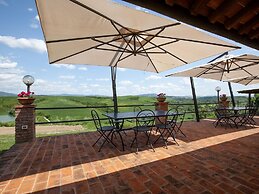 Cosy Agriturismo in Toscana With Outdoor Swimming Pool