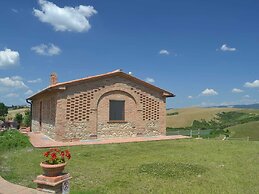 Cosy Agriturismo in Toscana With Outdoor Swimming Pool