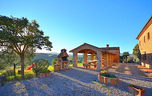 Cosy Agriturismo in Toscana With Outdoor Swimming Pool